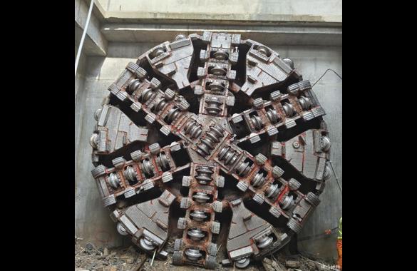 4号线丨弘扬八一精神，汲取奋进力量——首台盾构机顺利接收